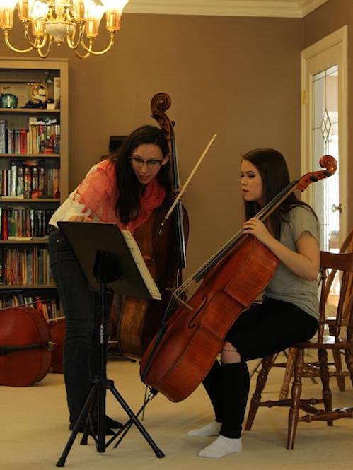 Private adult cello lesson with Veronica Kolegas in Chicago